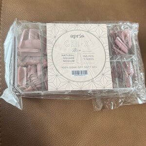 Brand New! Aprés Gel-X Nails Square Medium. Neutrals color Mia